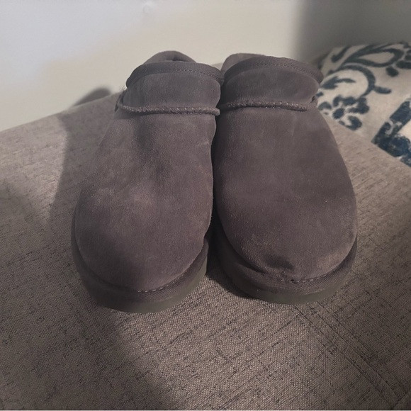 Ugg shoes - Picture 2 of 7